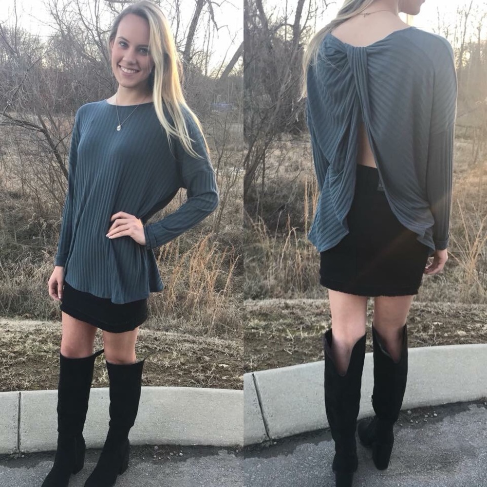 SOLD! ⭐️⭐️⭐️⭐️⭐️Open back blouse